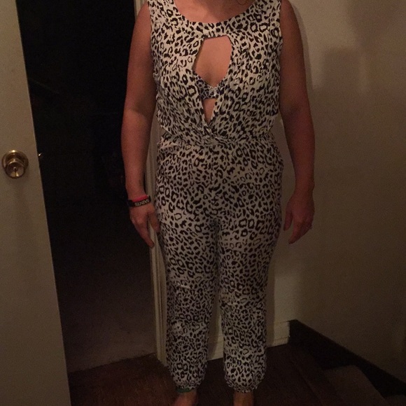 NWT “The Hanger” Jumpsuit - Picture 3 of 3